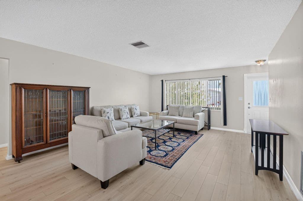 2-bedroom Single-Family Home — 1710 SW 20th Street