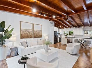 4+1 Müstakil ev — 3700 Loquat Ave, Miami, 33133