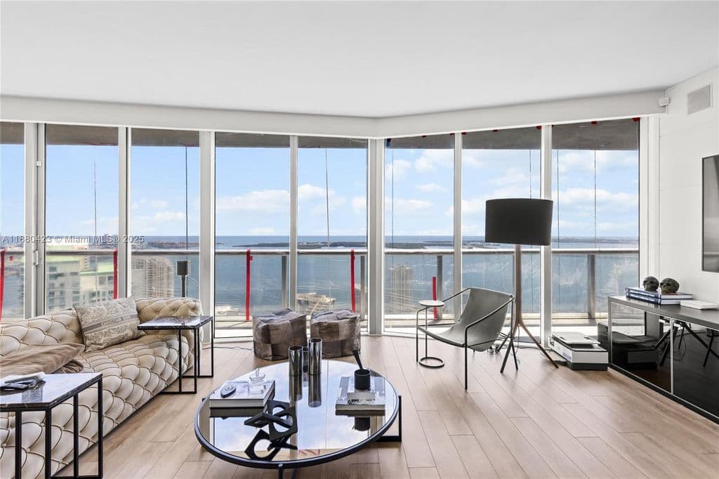 3-bedroom Condo — 465 Brickell Ave APT 4901