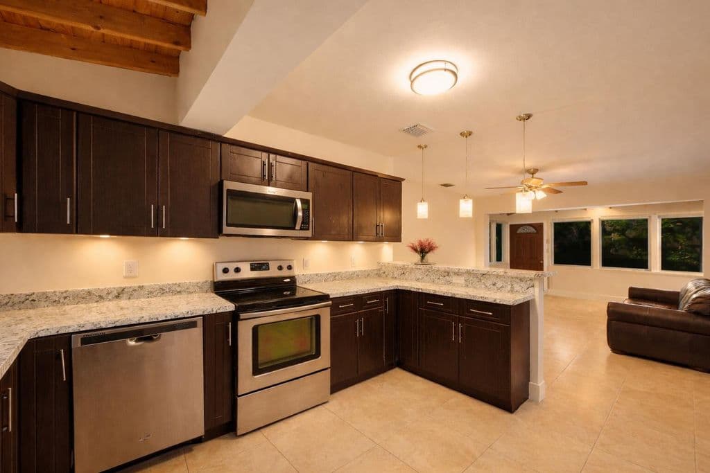 2-bedroom Single-Family Home — 1435 SW 5th Court
