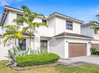 4-bedroom Single-Family Home — 23541 SW 107th Pl, Homestead, 33032