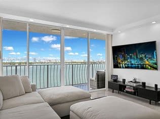 2-bedroom Condo — 7601 E Treasure Dr APT 1419, North Bay Village, 33141