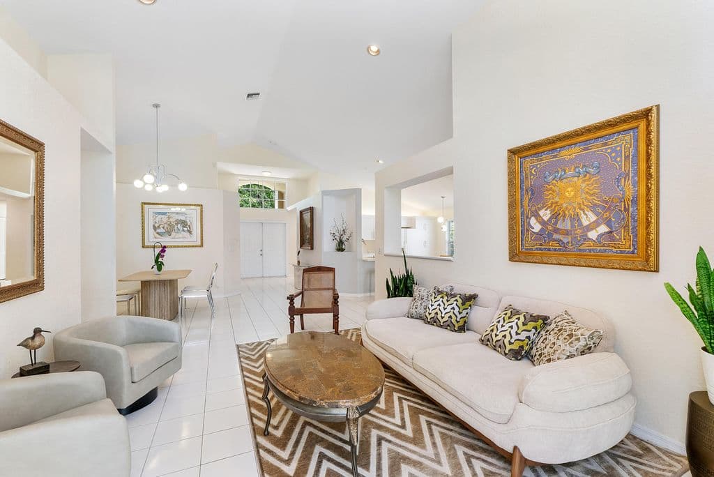 3-bedroom Single-Family Home — 2016 Island Circle