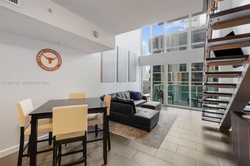 1-bedroom Condo — 41 SE 5th St APT 1306