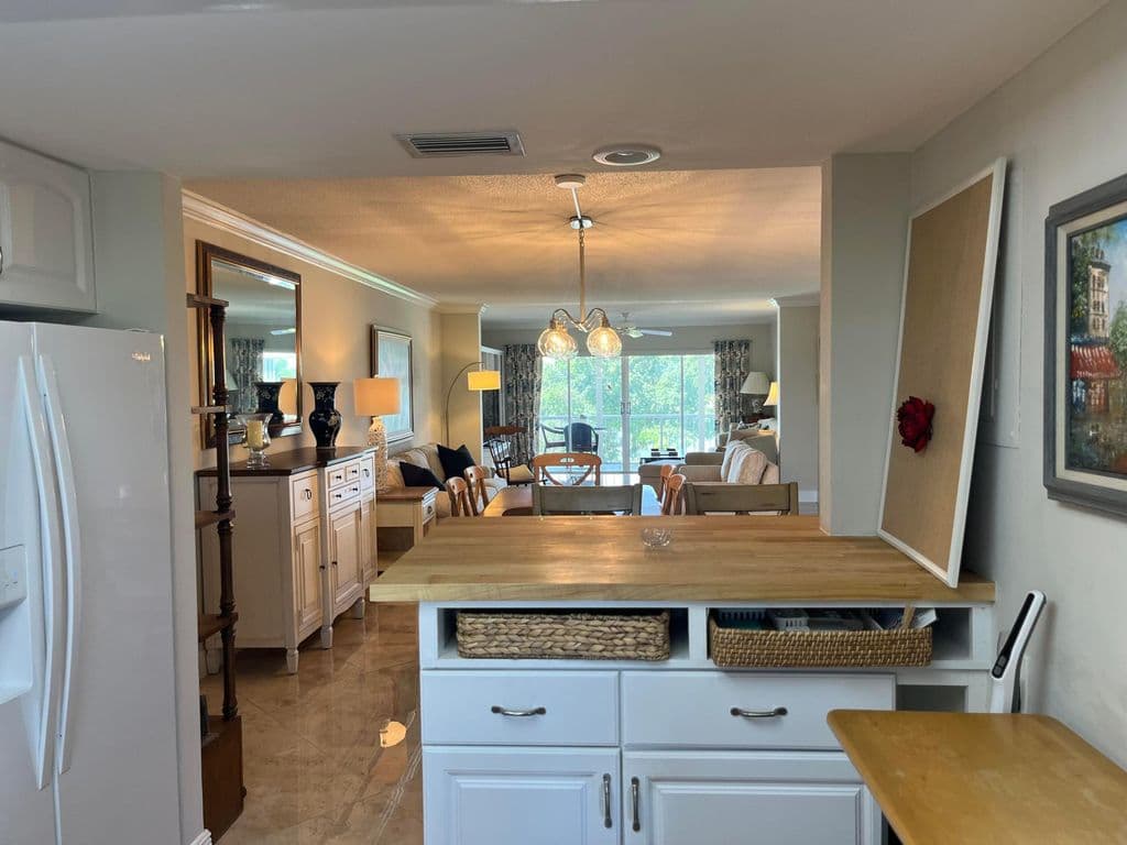 2+1 Condo — 145 Atlantis Boulevard #Ph4