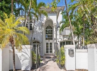 4-bedroom Single-Family Home — 827 SE 2nd Ct, Fort Lauderdale, 33301