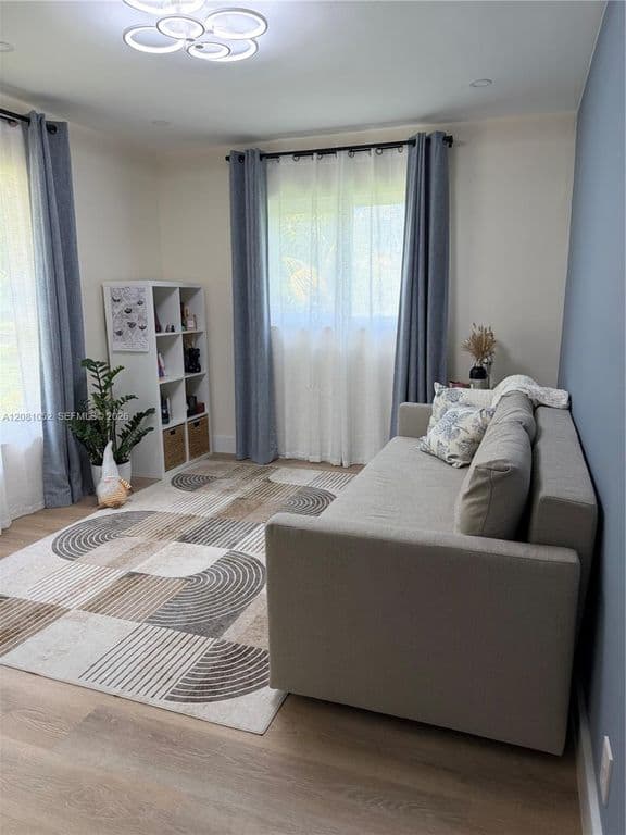 4+1 Müstakil ev — 8203 NW 37th St