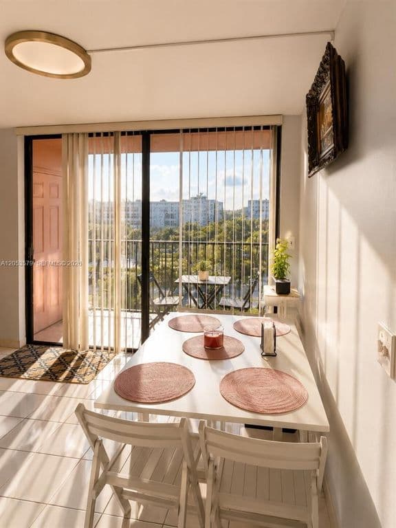 3-bedroom Condo — 8615 NW 8th St APT 414