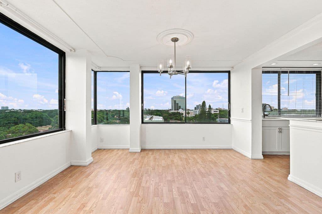 2-bedroom Condo — 1500 Presidential Way #704