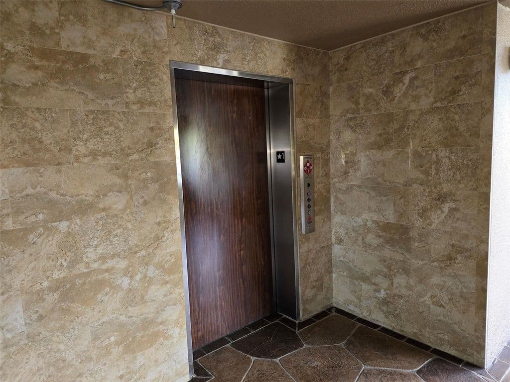 1-bedroom Condo — 1200 SW 137TH Avenue #312E
