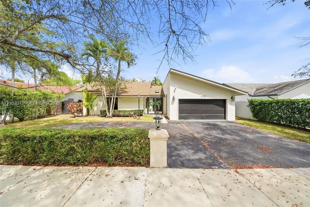 3-bedroom Single-Family Home — 12715 SW 96th Ter