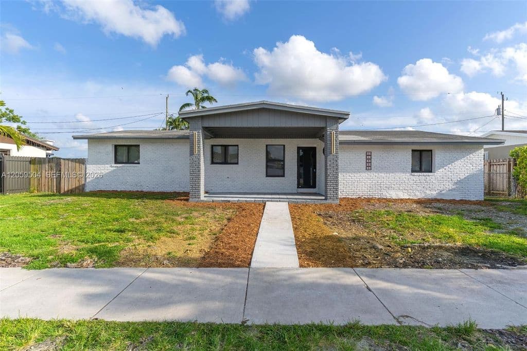 4-bedroom Single-Family Home — 11850 SW 206th Ter