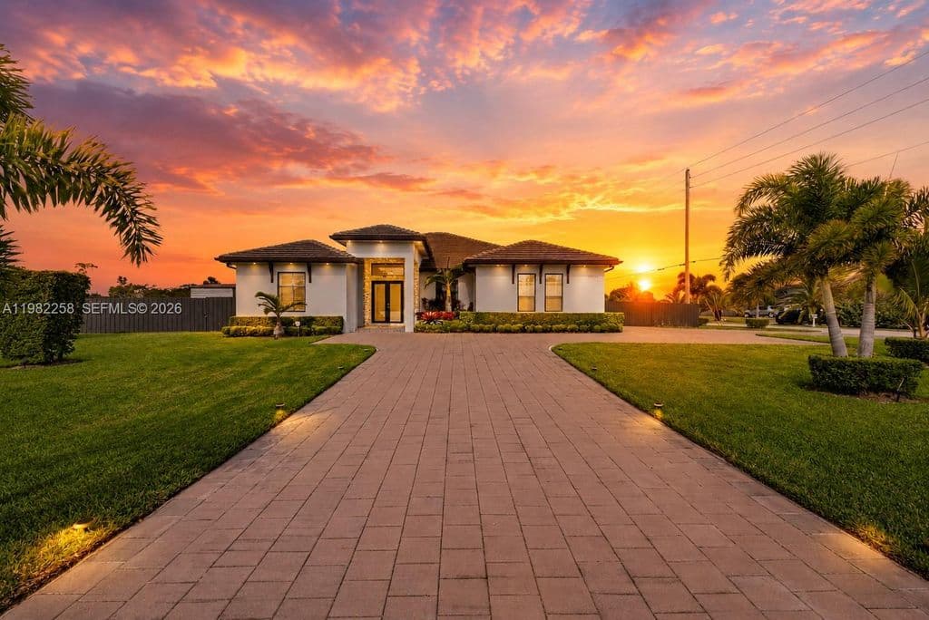5+1 Müstakil ev — 28004 SW 169th Ct