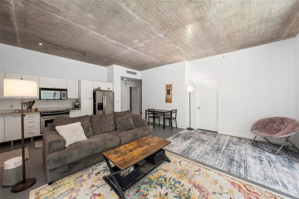 2+1 Condo — 234 NE 3rd St APT 602