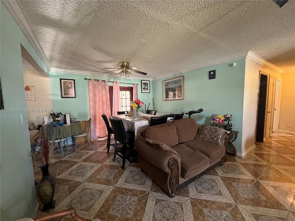 3+1 Müstakil ev — 314 SW 79th Way