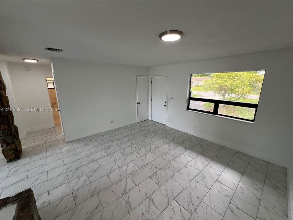 3+1 Müstakil ev — 4421 NW 33rd St