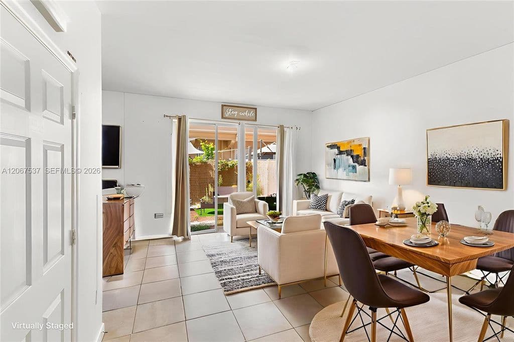 4+1 Mülk — 12958 SW 135th St