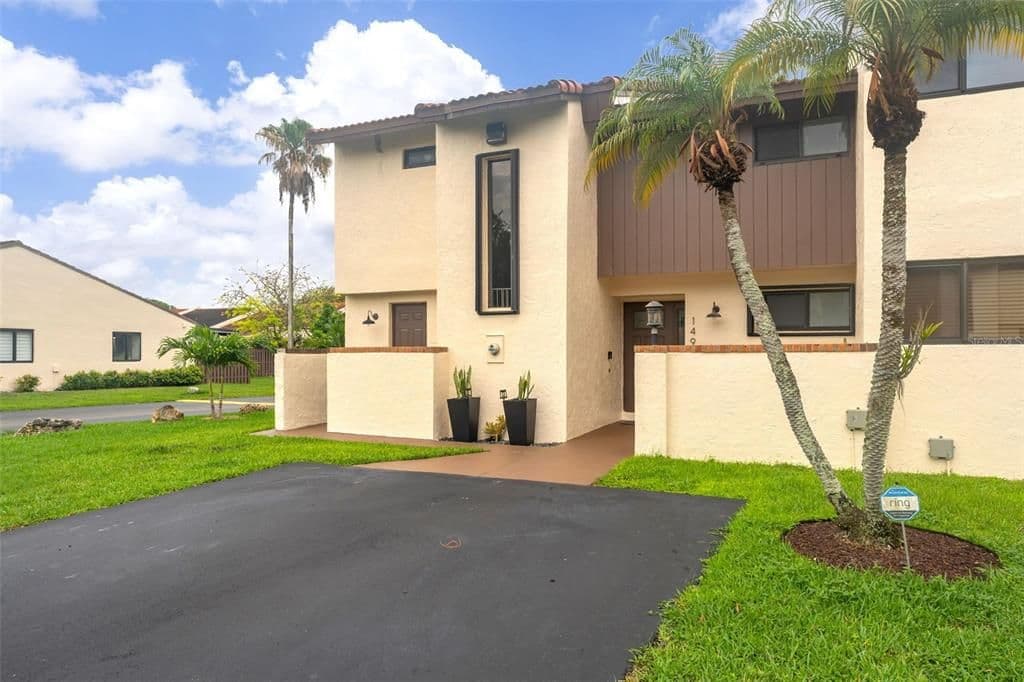 3+1 Mülk — 14932 SW 89TH ST