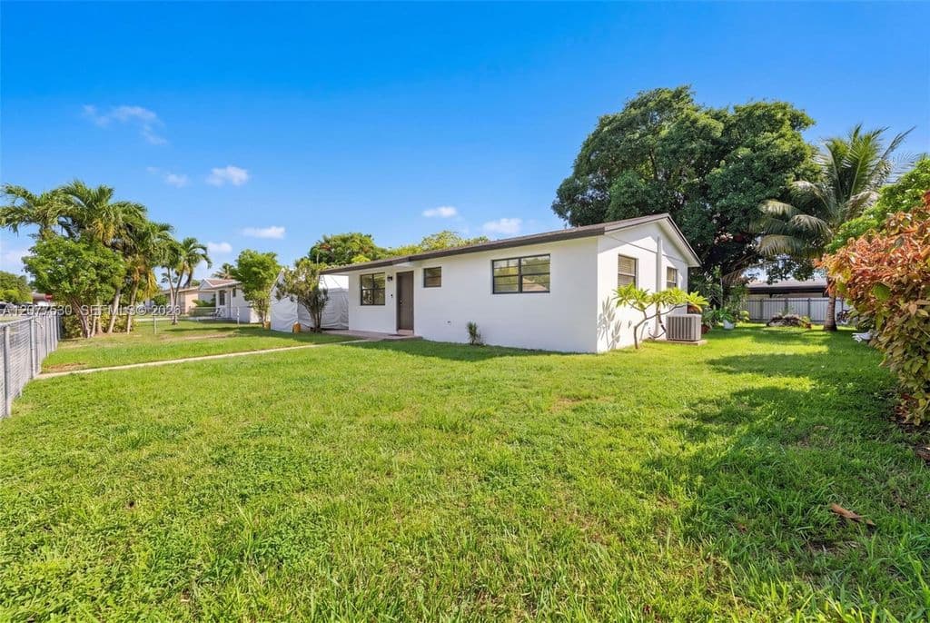 2-bedroom Single-Family Home — 19721 SW 114th Ct