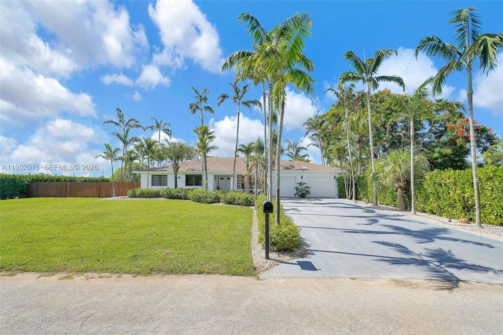 4-bedroom Single-Family Home — 20440 SW 292nd St