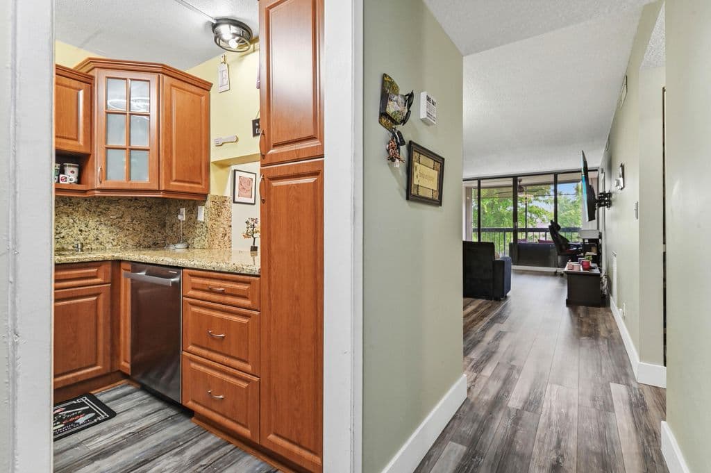 2+1 Condo — 8441 Forest Hills Drive #306