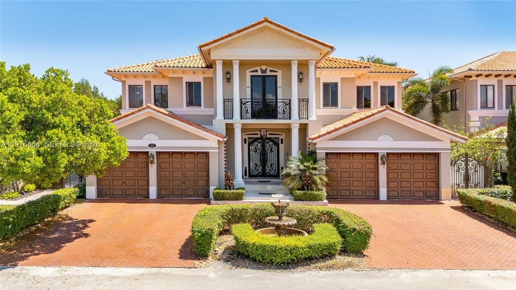 5+1 Müstakil ev — 18821 SW 74th Ct