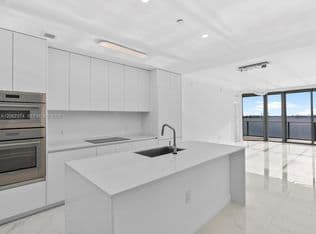 3-bedroom Condo — 700 NE 24th St Unit 503, Miami, 33137