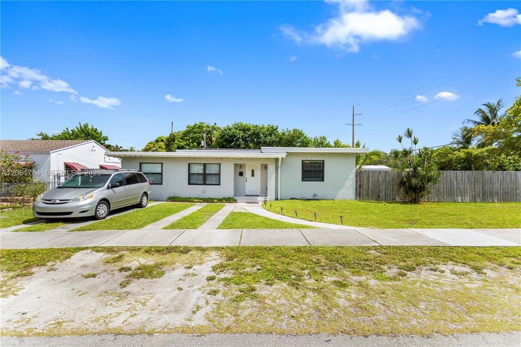 3+1 Müstakil ev — 2407 Dewey St