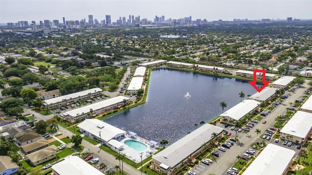 1+1 Condo — 925 SW 11th Avenue Unit j17