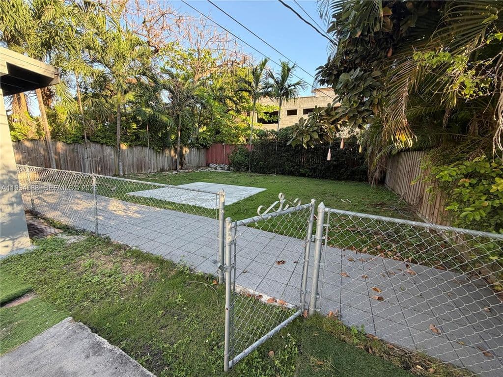 2+1 Müstakil ev — 3373 SW 29th Ter