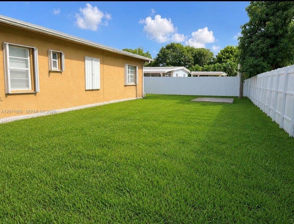 5+1 Müstakil ev — 4151 SW 112th Ct