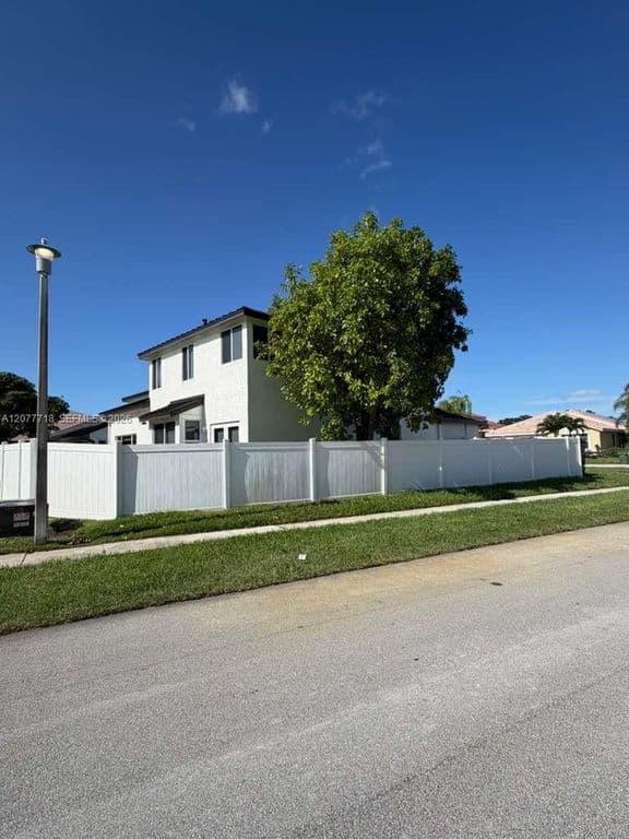 4-bedroom Single-Family Home — 1920 NW 182nd Ter