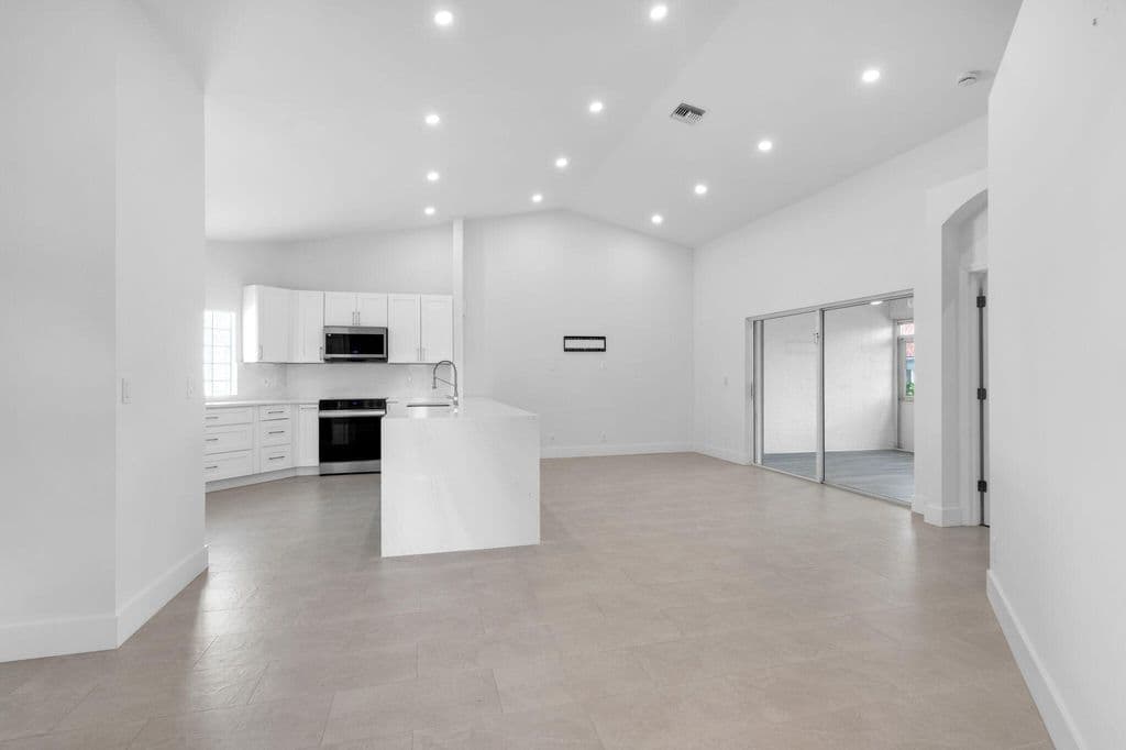 3+1 Müstakil ev — 6171 Floral Lakes Drive