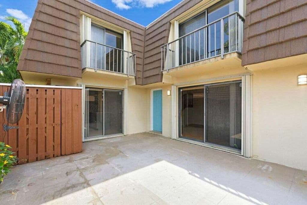 2-bedroom Property — 3960 August Drive