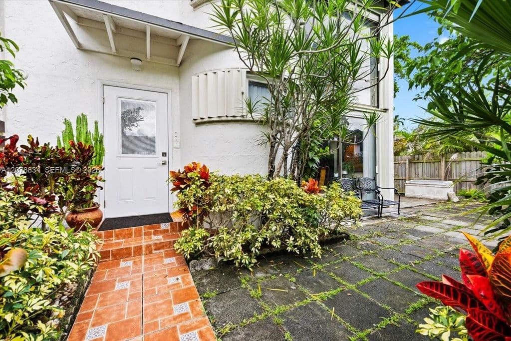 2+1 Mülk — 7100 SW 112th Ave