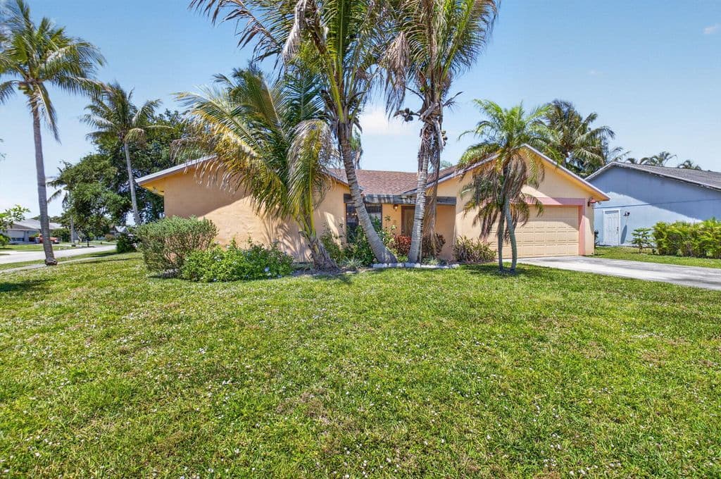 4-bedroom Single-Family Home — 9389 Longmeadow Circle