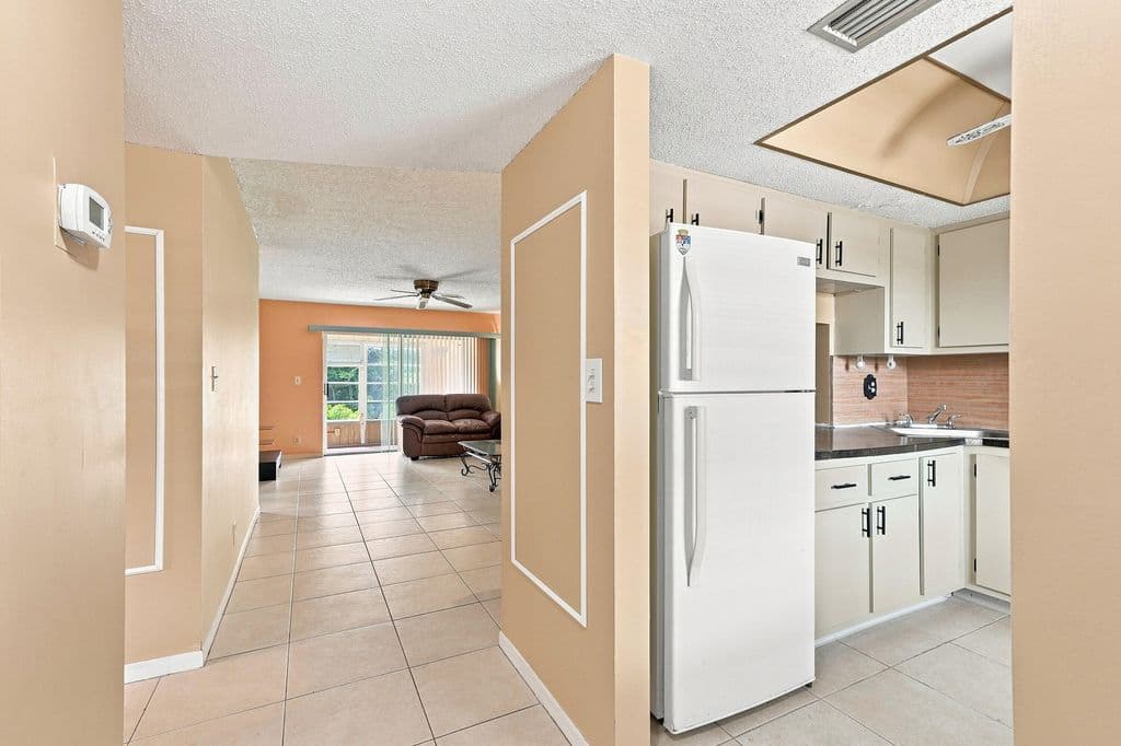 2-bedroom Condo — 9200 SW 3RD Street #111