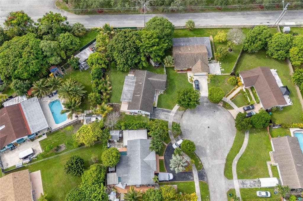 4+1 Müstakil ev — 7159 SW 148th Pl