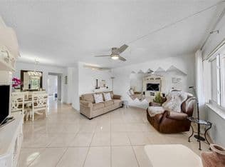 1+1 Condo — 1015 SW 11th Ave APT 15K, Hallandale Beach, 33009