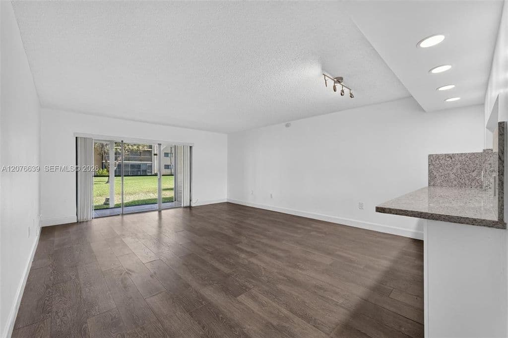 2-bedroom Condo — 8415 SW 107th Ave APT 143W