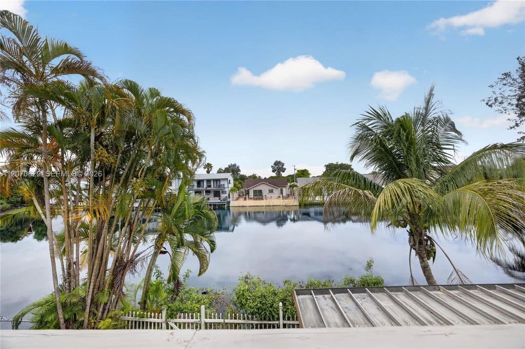 4-bedroom Single-Family Home — 8210 SW 96th Ct