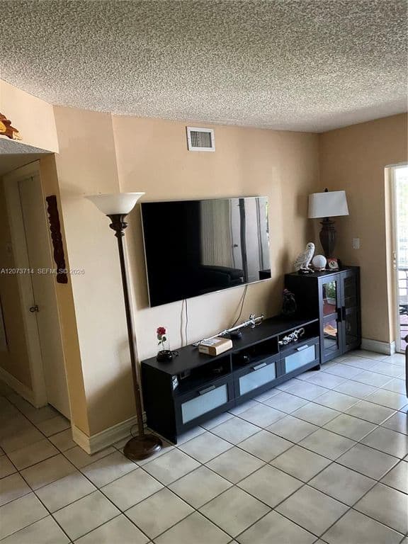 2+1 Condo — 8500 SW 212th St APT 309