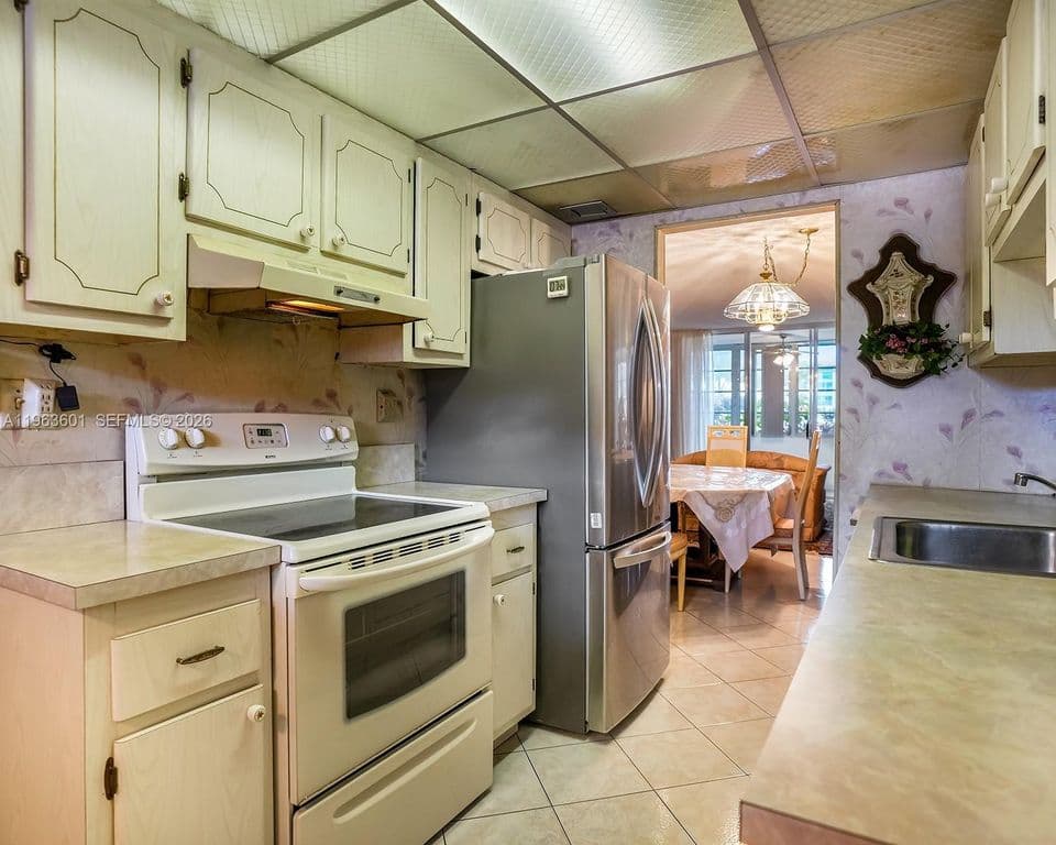 2-bedroom Condo — 2900 NW 48th Ter APT 117