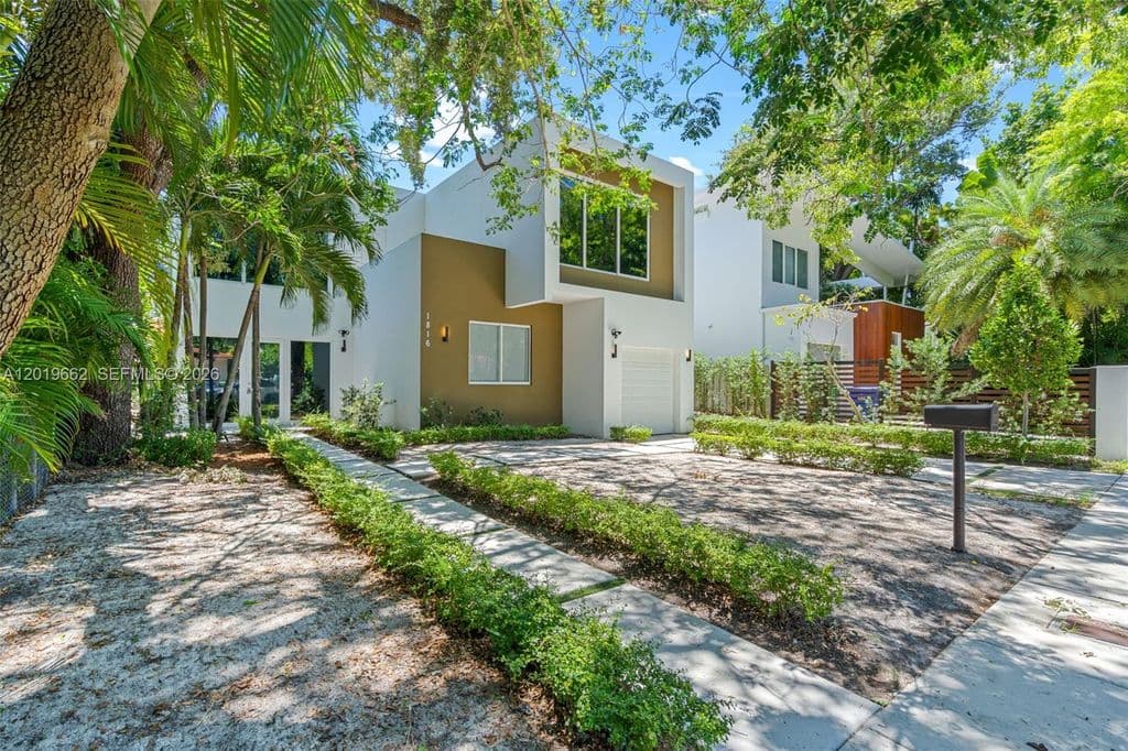 5+1 Müstakil ev — 1816 SW 23rd St