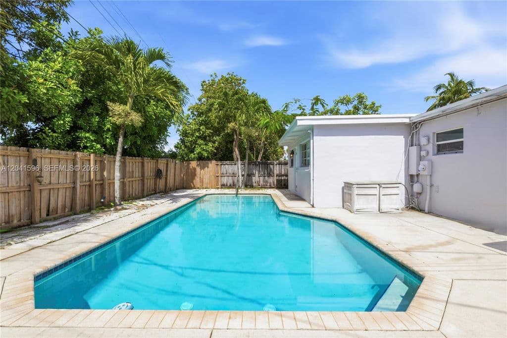 3+1 Müstakil ev — 230 NW 55th St