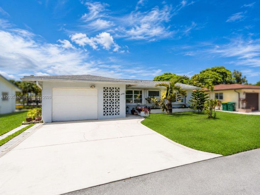 3+1 Müstakil ev — 4923 NW 55th Ct