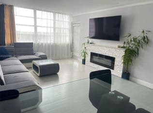 1-bedroom Condo — 1301 Miami Gardens Dr #1013W, North Miami Beach, 33179