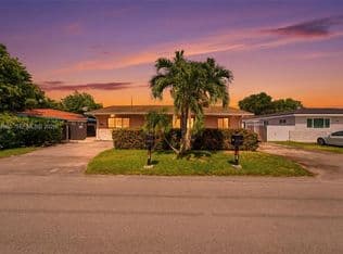 4+1 Müstakil ev — 1421-1419 SW 76th Ct, Miami, 33144