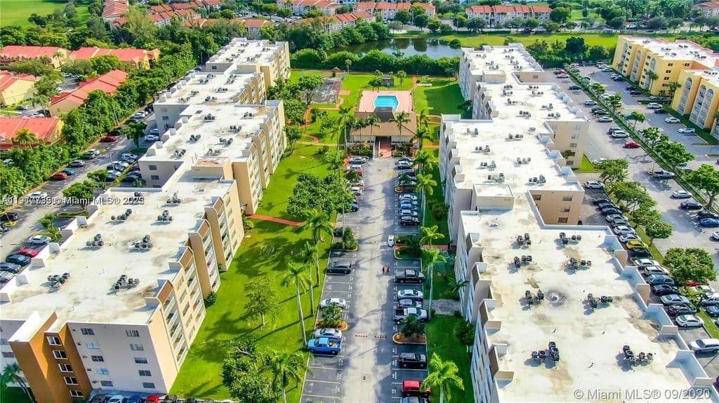 2-bedroom Condo — 6930 Miami Gardens Dr APT 1-410