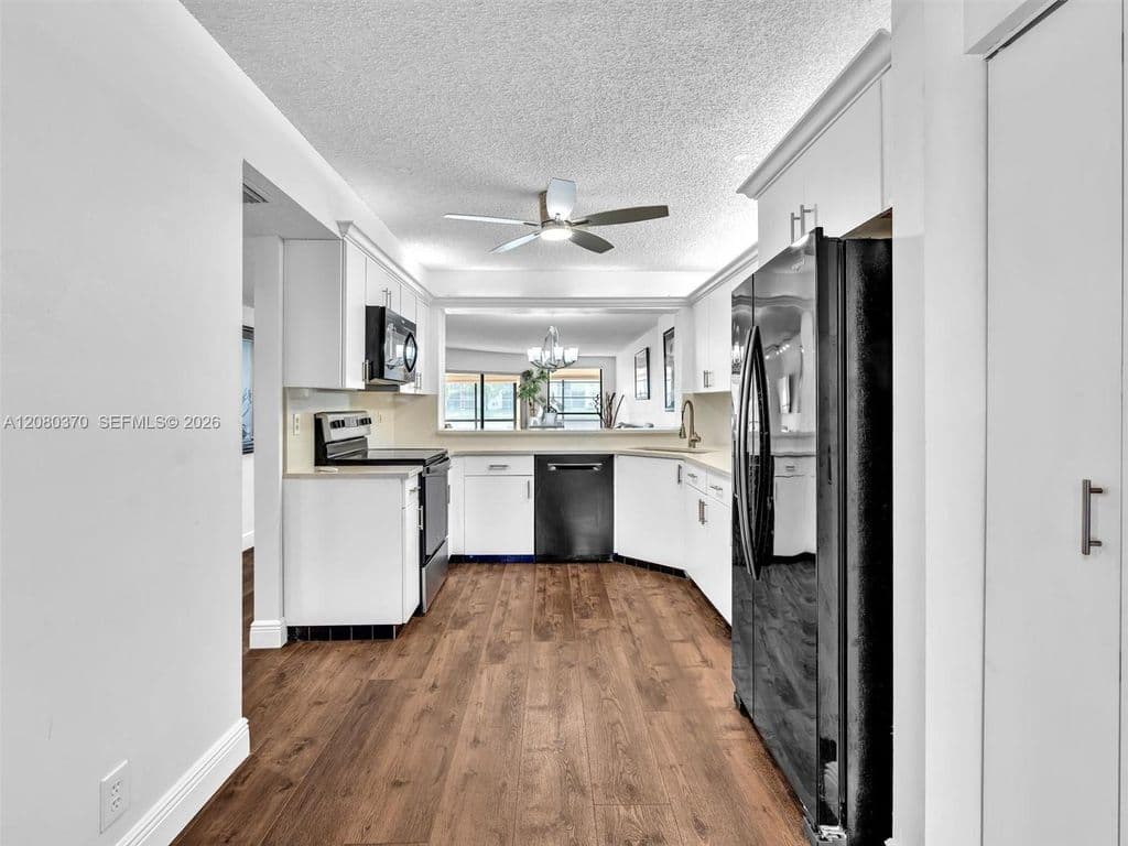 2+1 Condo — 7518 Fairfax Dr #110
